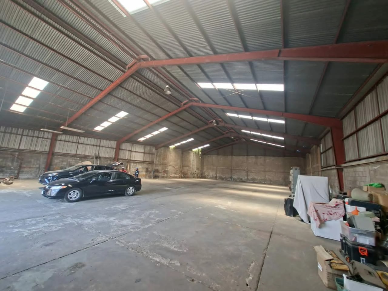 BODEGA PLAZA VILLA NUEVA A LA PAR EN RENTA — Bodega / Ofibodega en Alquiler en Villa Nueva, Guatemala, Ciudad — foto 4 de 9