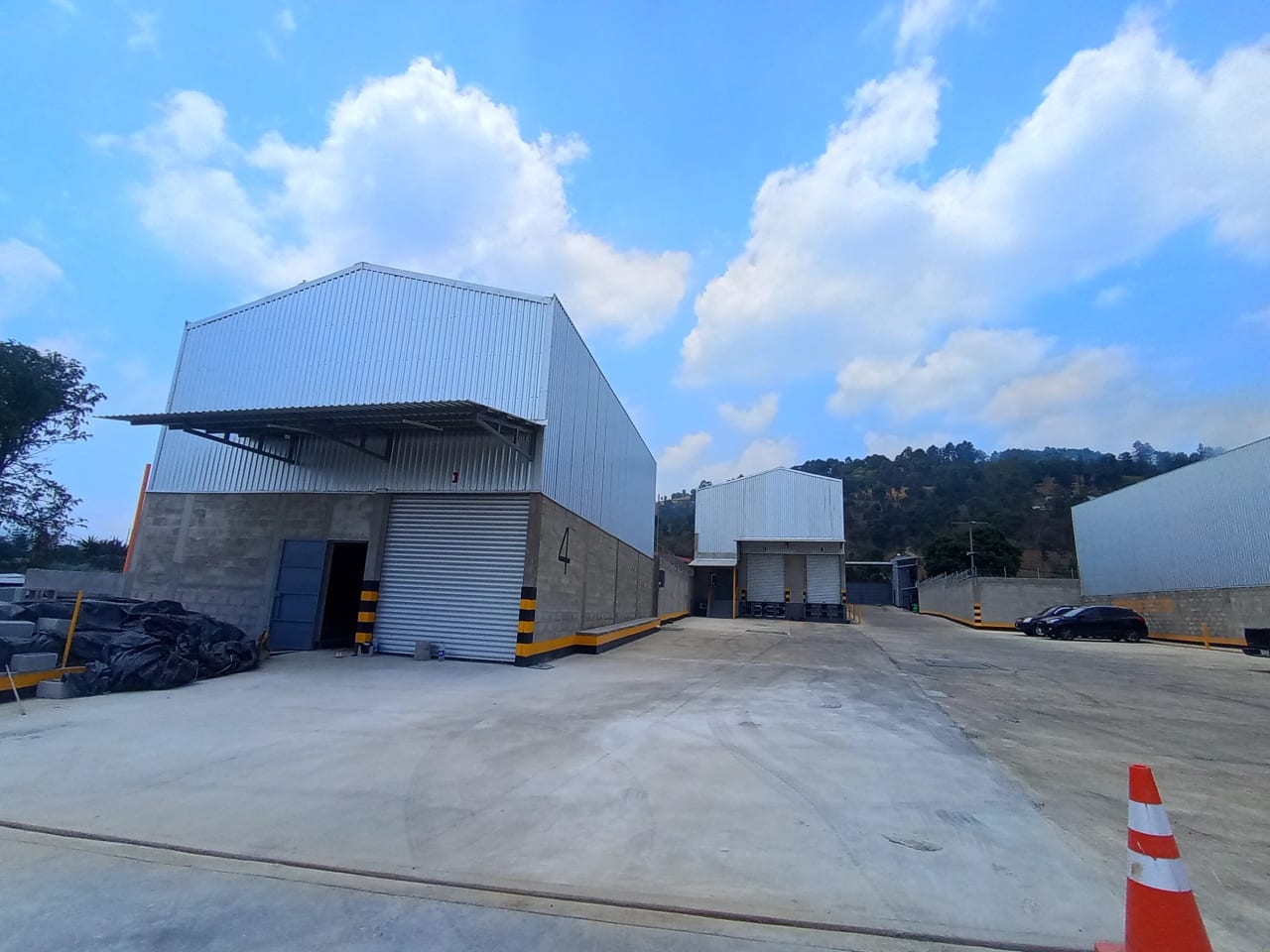 Bodega Versátil de 130 m² | En Complejo Industrial, San Andrés Itzapa Chimaltenango — Bodega / Ofibodega en Alquiler en San Andrés Itzapa, Chimaltenango — foto 1 de 6