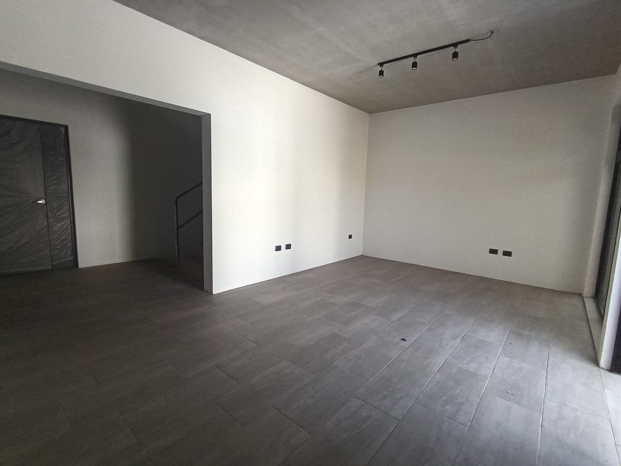 🏢 Ofiespacio en Renta | desde 176.25 m² de Construcción — Bodega / Ofibodega en Alquiler en San Andrés Itzapa, Chimaltenango — foto 2 de 4