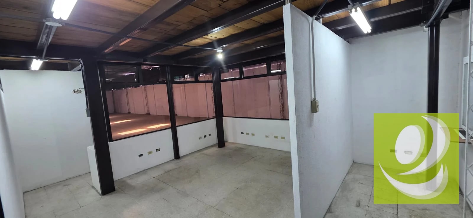 Rento bodega en zona 11 ciudad de 445 m2 - 2
