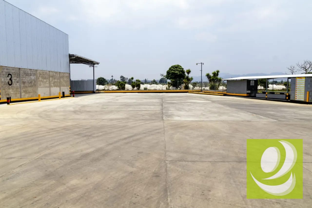 🚛 BODEGA INDUSTRIAL NUEVA EN RENTA | UBICACIÓN ESTRATÉGICA — Bodega / Ofibodega en Alquiler en San Andrés Itzapa, Chimaltenango — foto 2 de 6