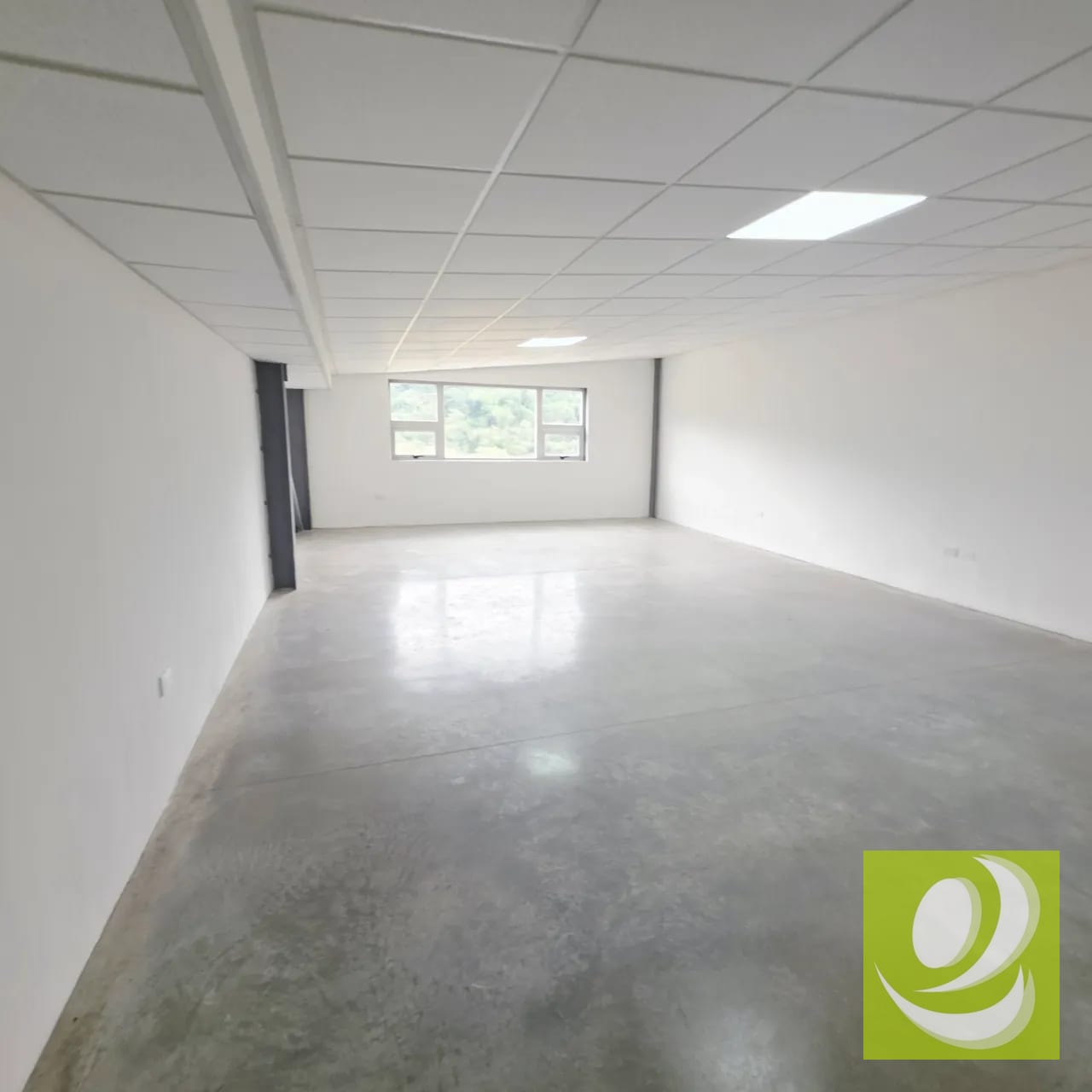 OFIBODEGA EN VENTA DENTRO DE CONDOMINIO INDUSTRIAL EN PETAPA ZONA 12 — Bodega / Ofibodega en Venta en Zona 12, Guatemala, Ciudad — foto 2 de 5