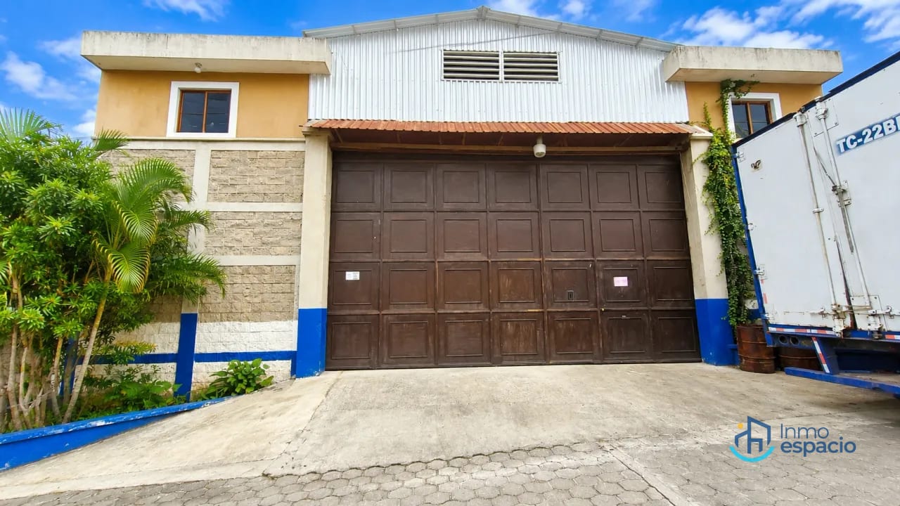 Bodega en renta- San Cristobal — Bodega / Ofibodega en Alquiler en Pinares de San Cristobal, Zona 8 Mixco, Guatemala, Ciudad — foto 16 de 17