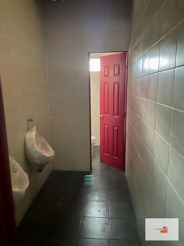 Renta bodega zona 10 - 620m2 - 2 niveles - 3