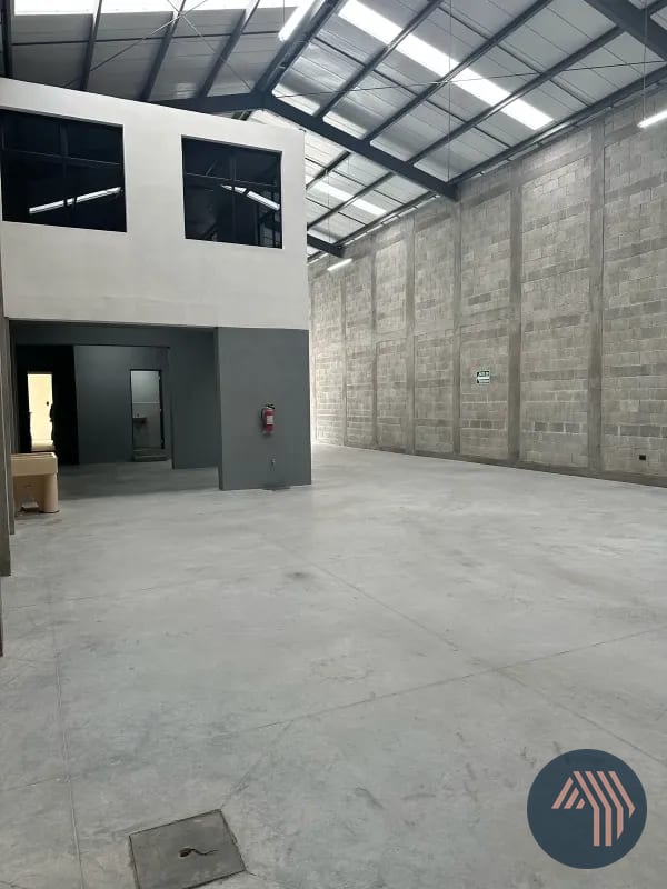 ALQUILER DE OFIBODEGA PARA ESTRENAR - EMPRESARIAL CHIMALTENANGO — Bodega / Ofibodega en Alquiler en Chimaltenango, Chimaltenango — foto 10 de 13