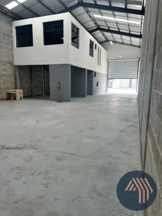 ALQUILER DE OFIBODEGA PARA ESTRENAR - EMPRESARIAL CHIMALTENANGO — Bodega / Ofibodega en Alquiler en Chimaltenango, Chimaltenango — miniatura 9 de 13