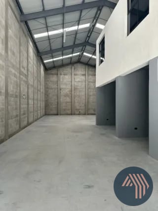 ALQUILER DE OFIBODEGA PARA ESTRENAR - EMPRESARIAL CHIMALTENANGO — Bodega / Ofibodega en Alquiler en Chimaltenango, Chimaltenango — miniatura 3 de 13