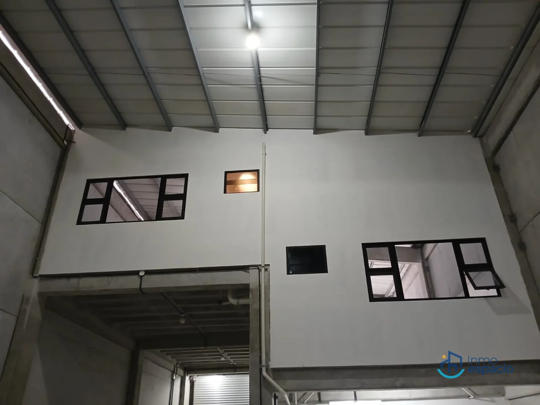 Bodega en Renta, zona 18-Ofibodegas Bouganbilias - 4