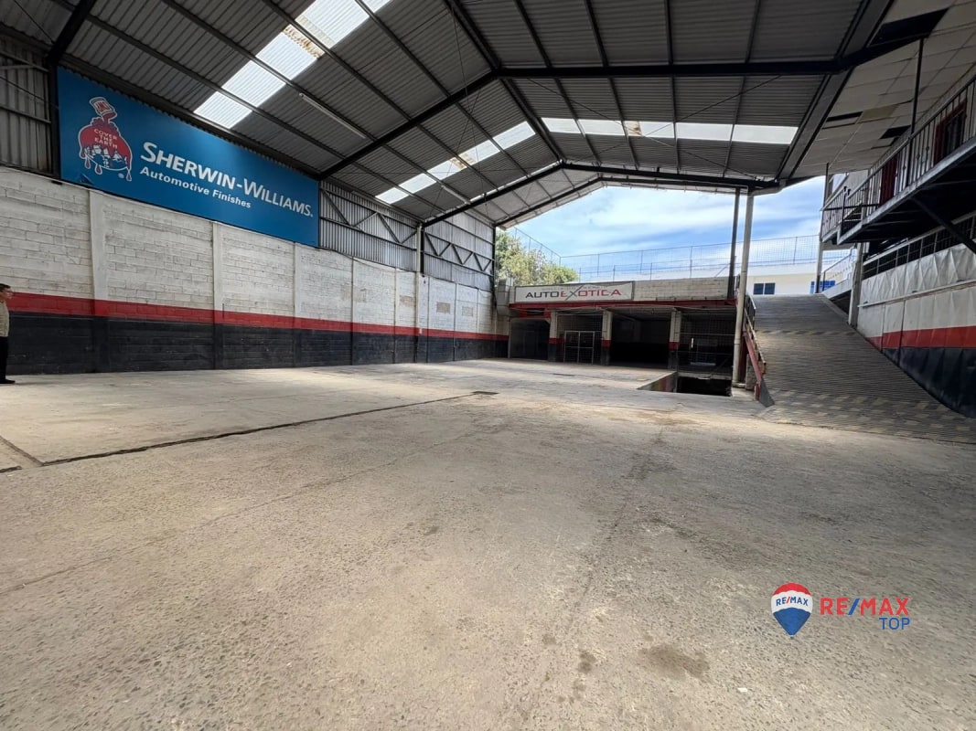 ZONA 8, BODEGA EN SAN CRISTÓBAL  4,200 MTS l AMBIENTES AMPLIOS - 4