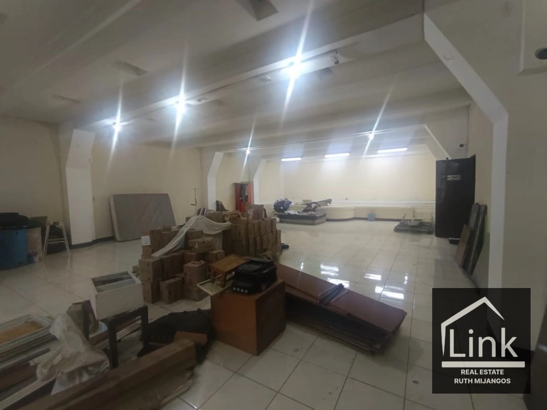 Renta de Edificio en zona 7 CASTILLO LARA - 12