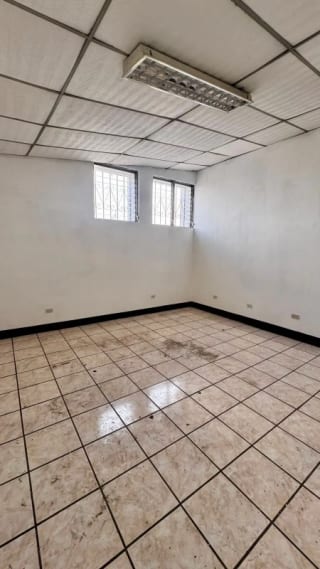 Alquiler Bodega, Calzada Roosevelt — Bodega / Ofibodega en Alquiler en Zona 11, Guatemala, Ciudad — miniatura 3 de 10