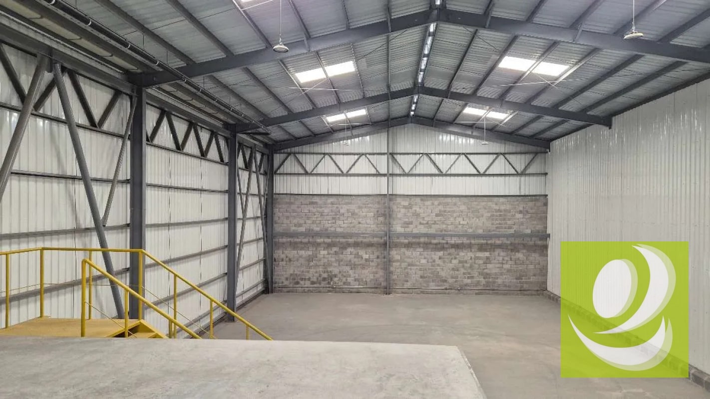 Alquilo y Vendo ofibodega en complejo con Amenidades - 1