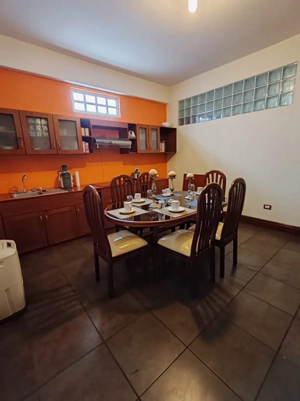 Edificio en Renta o Venta Calzada San Juan, ideal para Clínica, Hospital, SPA — Bodega / Ofibodega en Alquiler en Zona 7, Guatemala, Ciudad — foto 5 de 15
