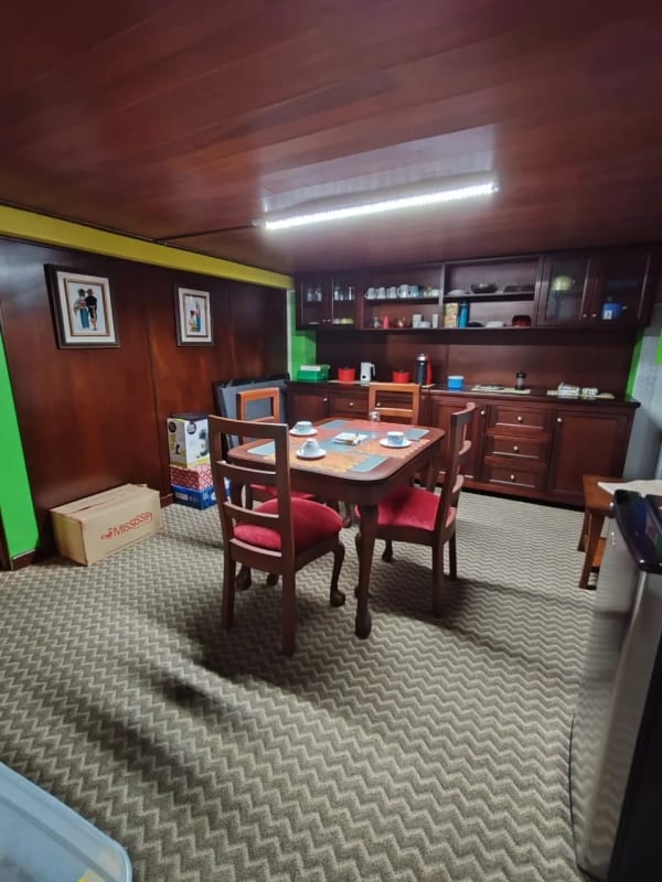 Edificio en Renta o Venta Calzada San Juan, ideal para Clínica, Hospital, SPA — Bodega / Ofibodega en Alquiler en Zona 7, Guatemala, Ciudad — foto 2 de 15