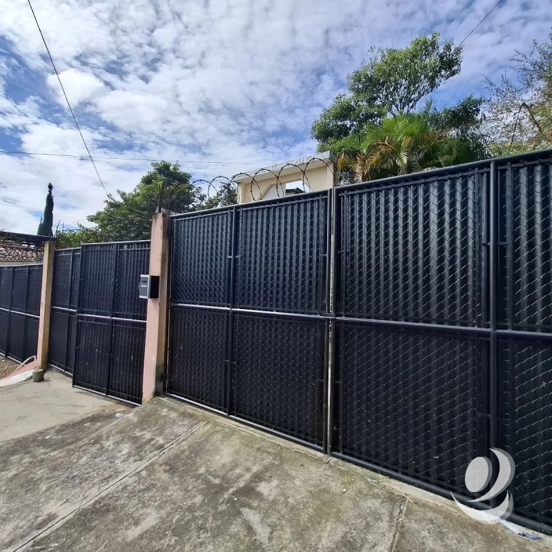 Ofi-Bodega en Venta San Cristóbal Zona 8 de Mixco - 1
