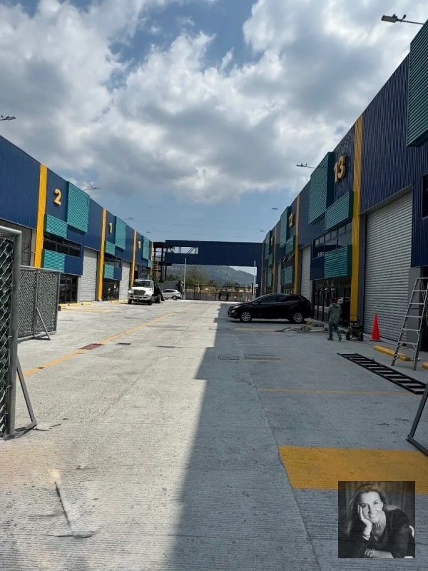 Bodega en Renta o Venta – 449.37 m² / Villa canales cerca de la Vas - 2