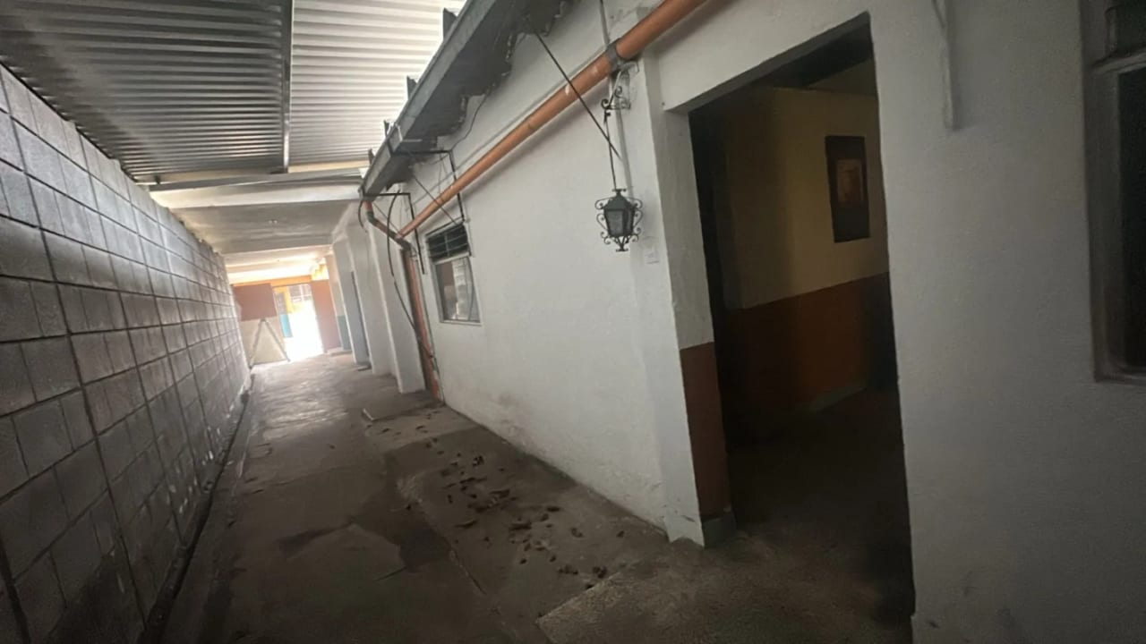 Propiedad para remodelar o demoler! En excelente ubicación comercial. zona 7 — Bodega / Ofibodega en Alquiler en Zona 7, Guatemala, Ciudad — foto 2 de 4