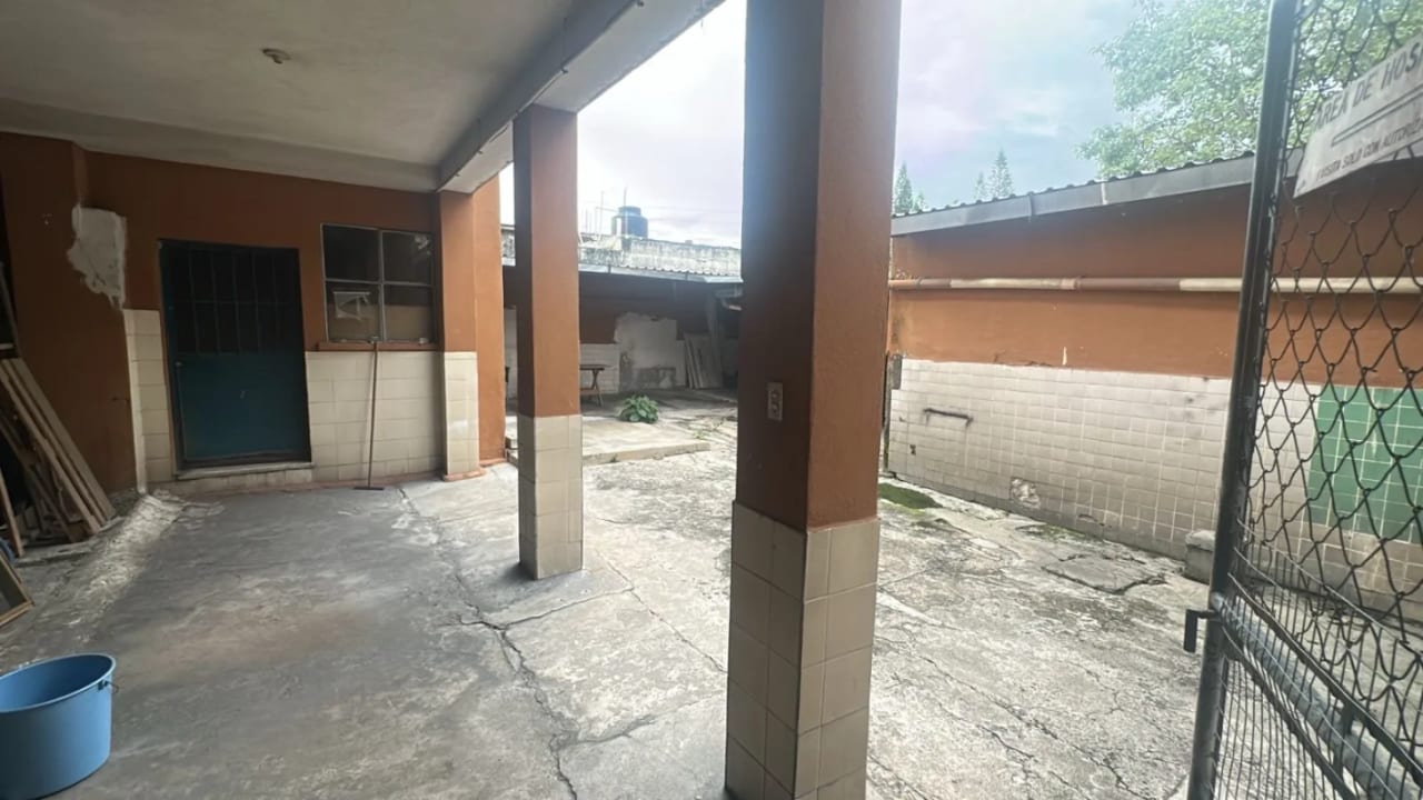Propiedad para remodelar o demoler! En excelente ubicación comercial. zona 7 — Bodega / Ofibodega en Alquiler en Zona 7, Guatemala, Ciudad — foto 3 de 4