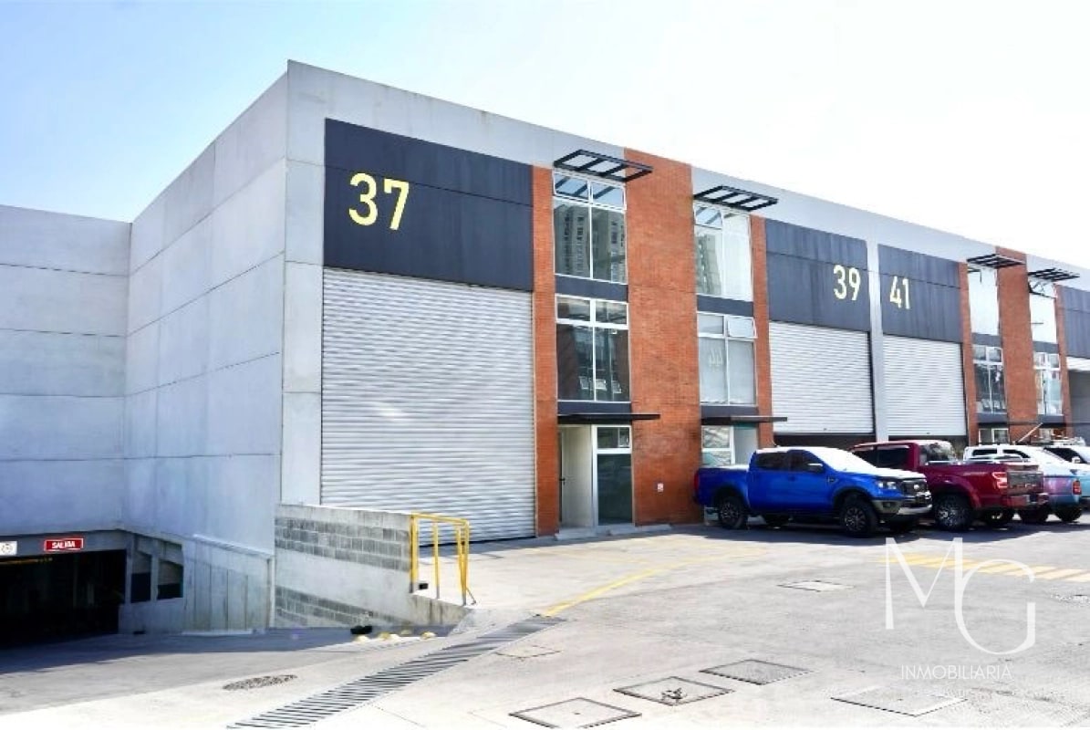 ofibodega en venta en San Nicolás, zona 4 de mixco - 1