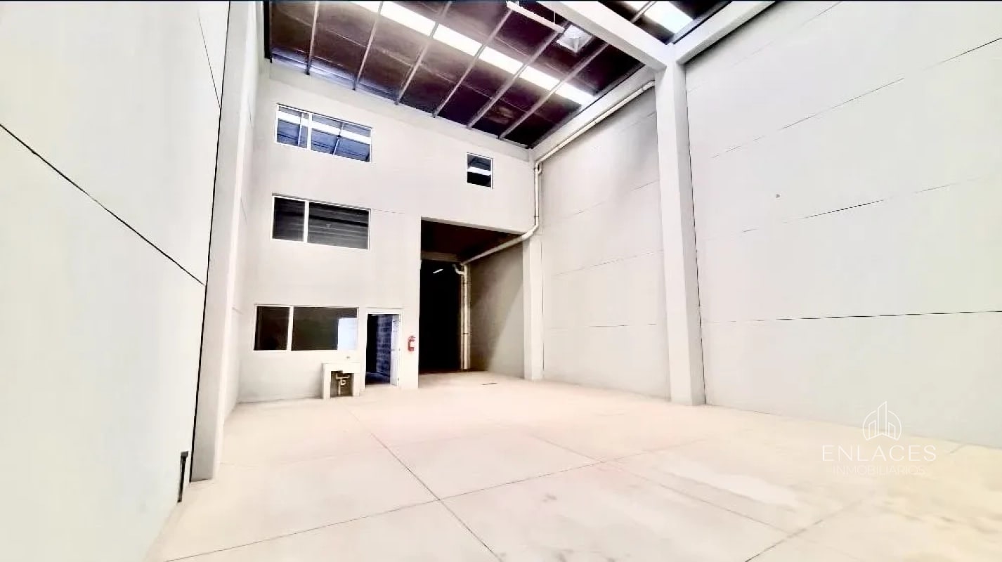Zona 4 de Mixco • Ofibodega en Renta • Condominio Zona de Negocios San Nicolás - 11