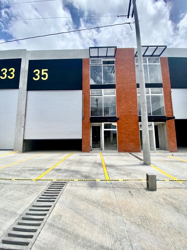 Zona 4 de Mixco • Ofibodega en Renta • Condominio Zona de Negocios San Nicolás - 9