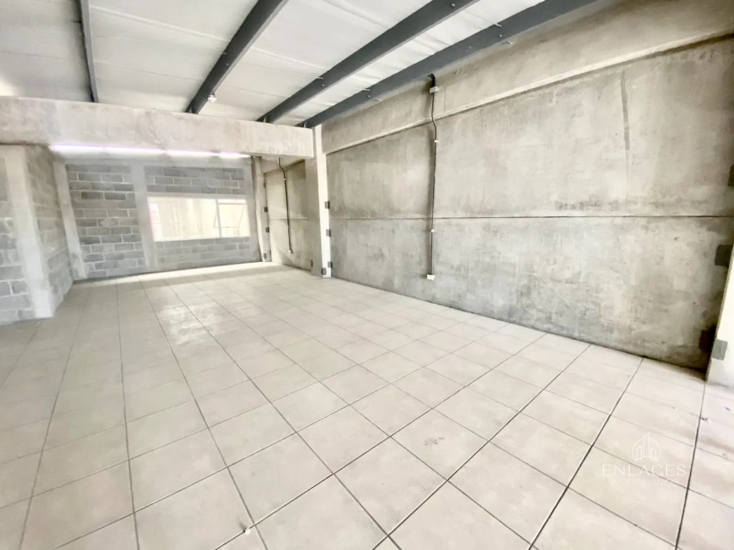 Zona 4 de Mixco • Ofibodega en Renta • Condominio Zona de Negocios San Nicolás - 4