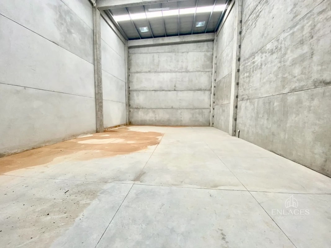 Zona 4 de Mixco • Ofibodega en Renta • Condominio Zona de Negocios San Nicolás - 3