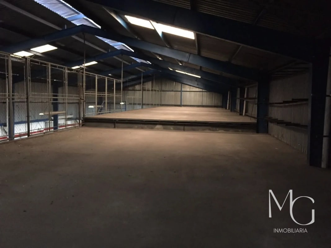BODEGA EN VENTA – AV. HINCAPIÉ, ZONA 13 - 1
