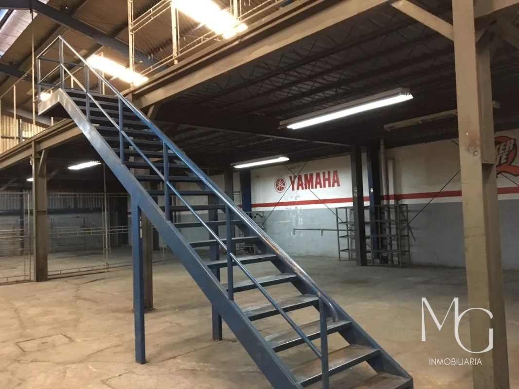 BODEGA EN VENTA – AV. HINCAPIÉ, ZONA 13 - 7