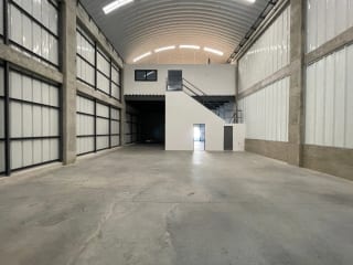 OFIBODEGA RENTA KM 13 CAES, 335 MTS2. (107 de MEZZANINE) 2 BAÑOS ~ 4 PARQUEOS $4,100 — Bodega / Ofibodega en Alquiler en Carretera a El Salvador, Guatemala, Ciudad — miniatura 5 de 5