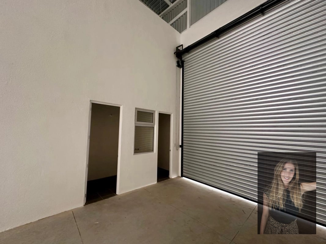 Bodega en renta Industrial Campestre Comercial ideal para showroom, sala de venta!! Da hacia la carretera! - 8