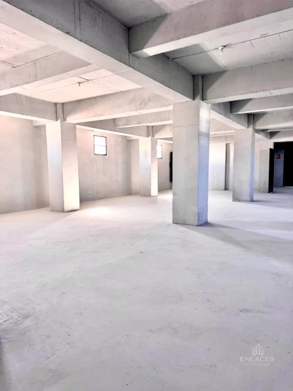 Zona 1 • Bodega en Renta • Edificio en Avenida Elena • 320 M² - 5