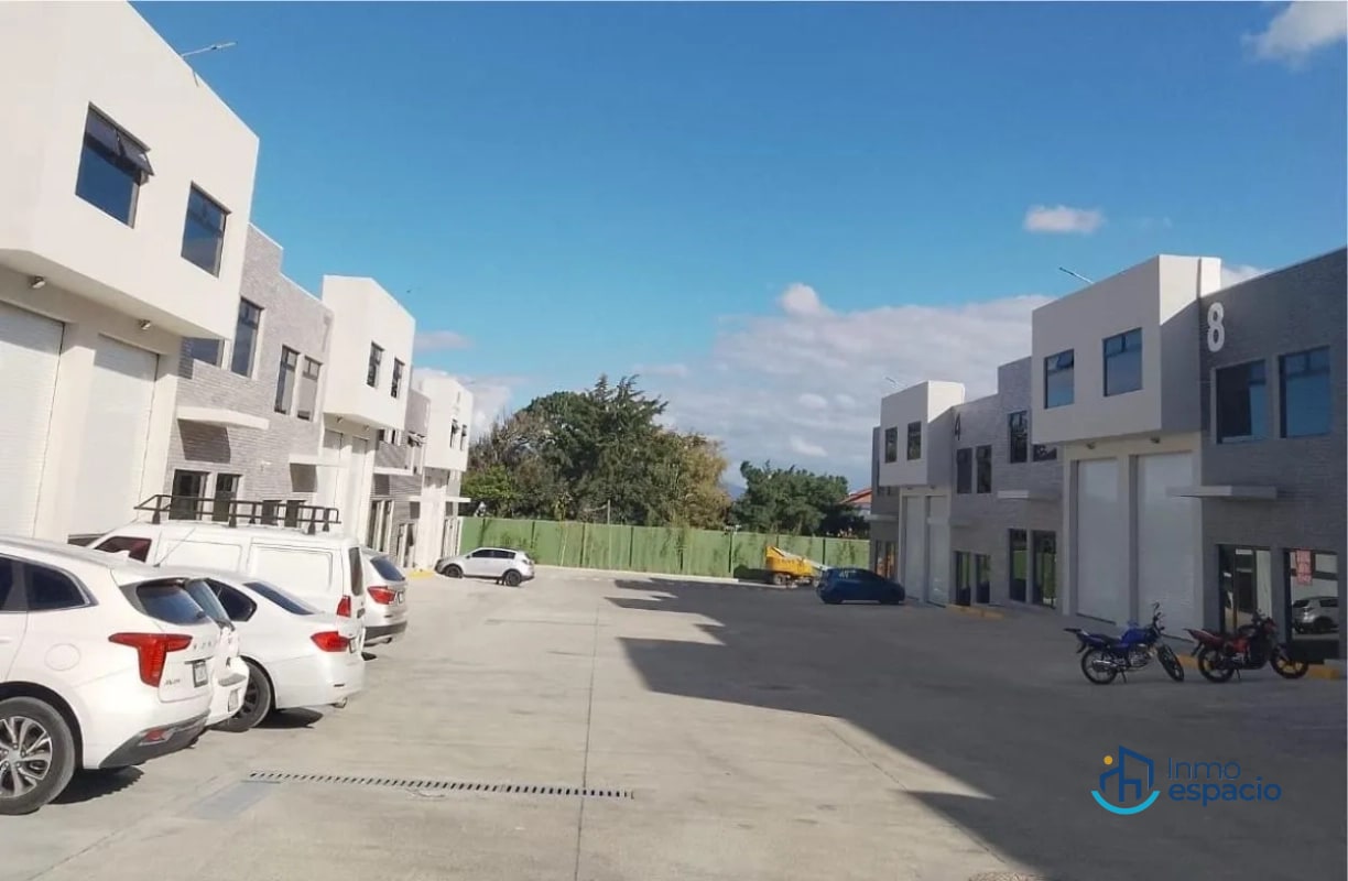 Ofibodega en renta, finalizada Calzada Roosvelt - 12