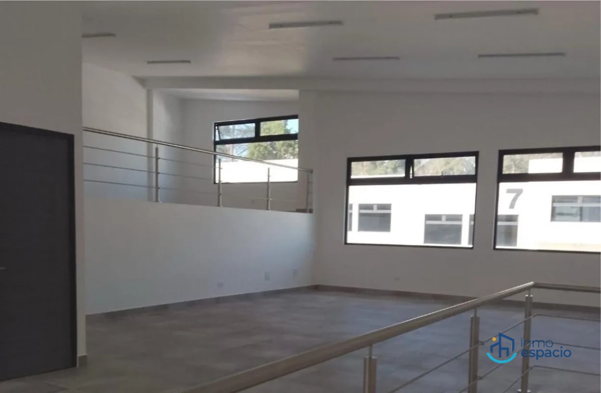 Ofibodega en renta, finalizada Calzada Roosvelt - 3