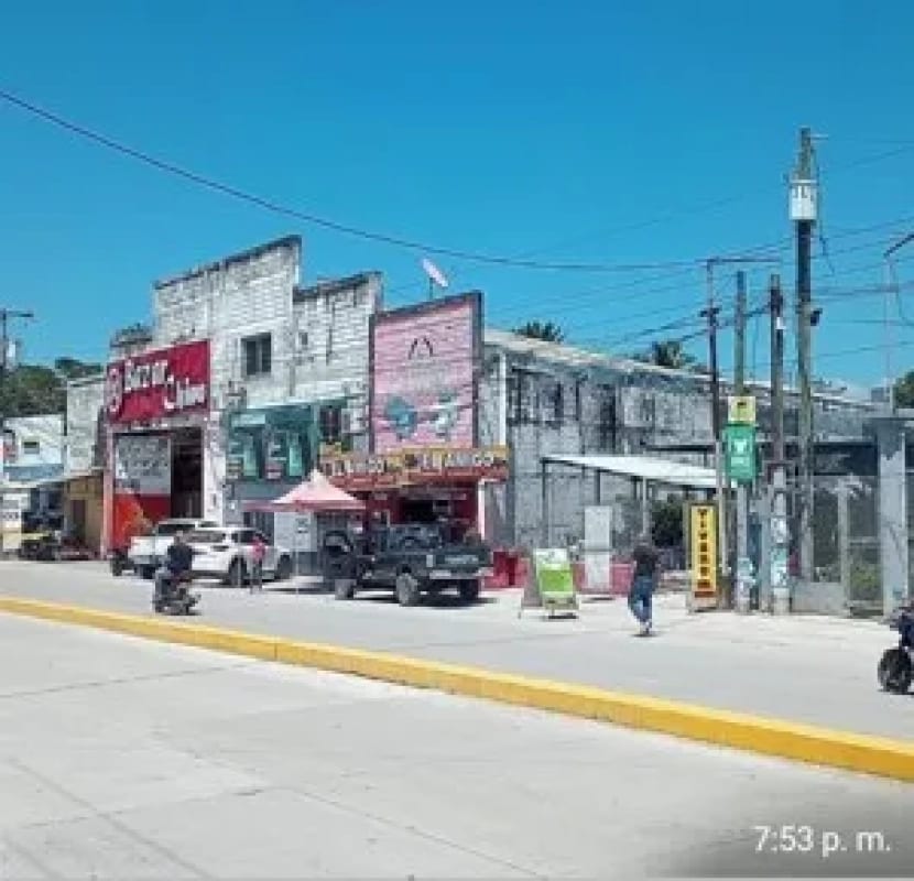 *PUERTO BARRIOS, VENDO PROPIEDAD COMERCIAL QUE INCLUYE BODEGAS, LOCALES Y OFICINAS* (+1) — Bodega / Ofibodega en Venta en Puerto Barrios, Izabal — foto 2 de 8