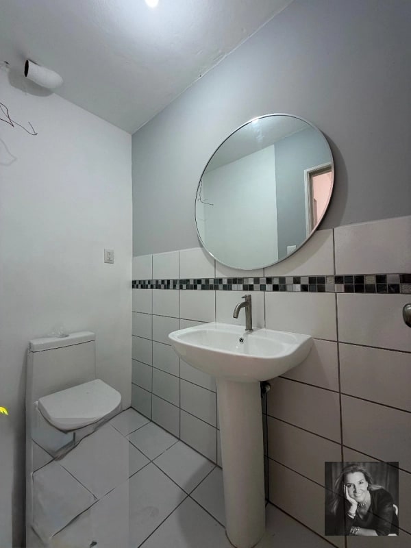 Casa para Oficinas en Renta | Zona 9, Con bodega - 7