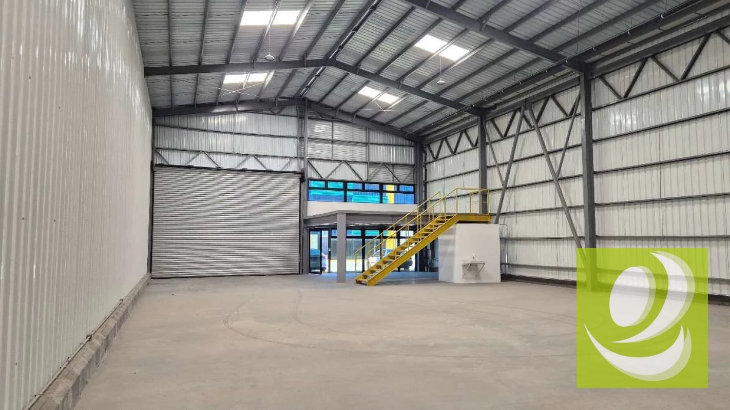 EN VENTA O RENTA BODEGA DENTRO DE CONDOMINIO INDUSTRIAL EN CARRETERA A EL SALVADOR - 2
