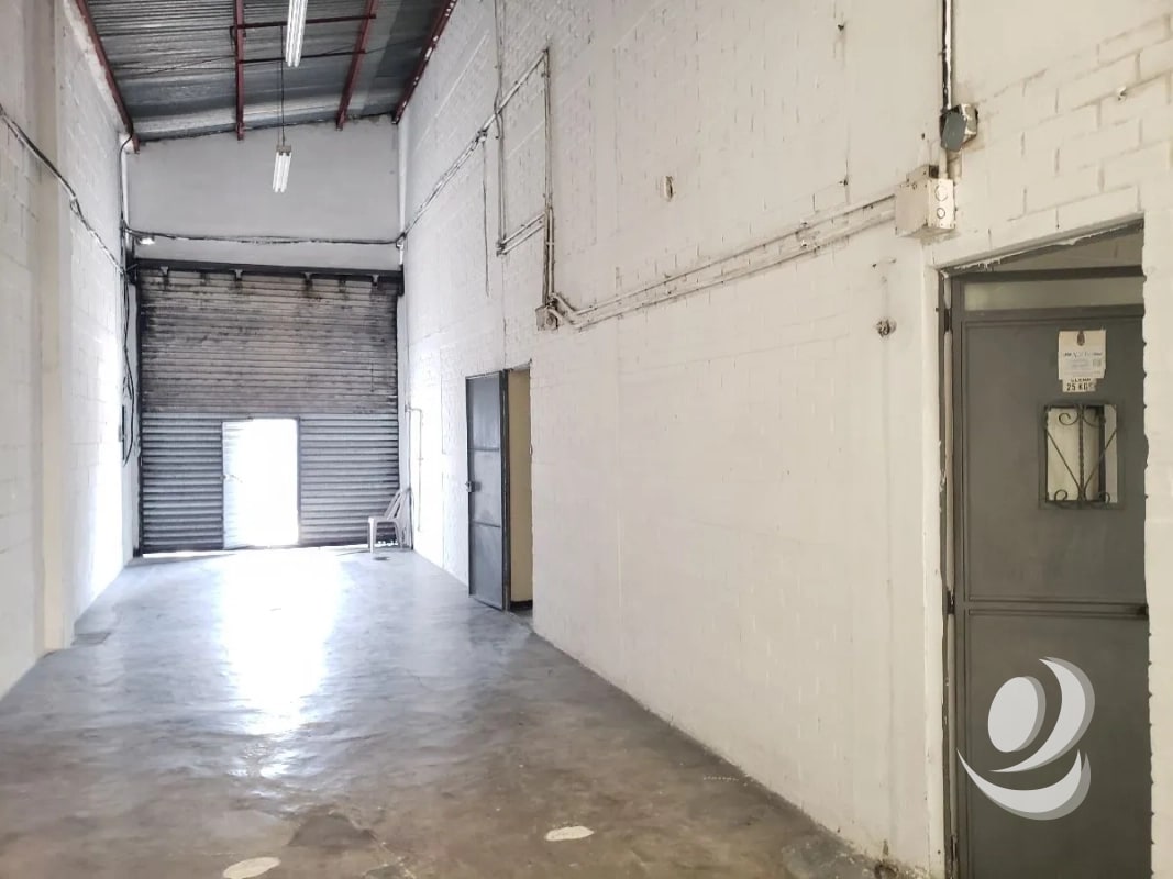 Bodega en renta - 3