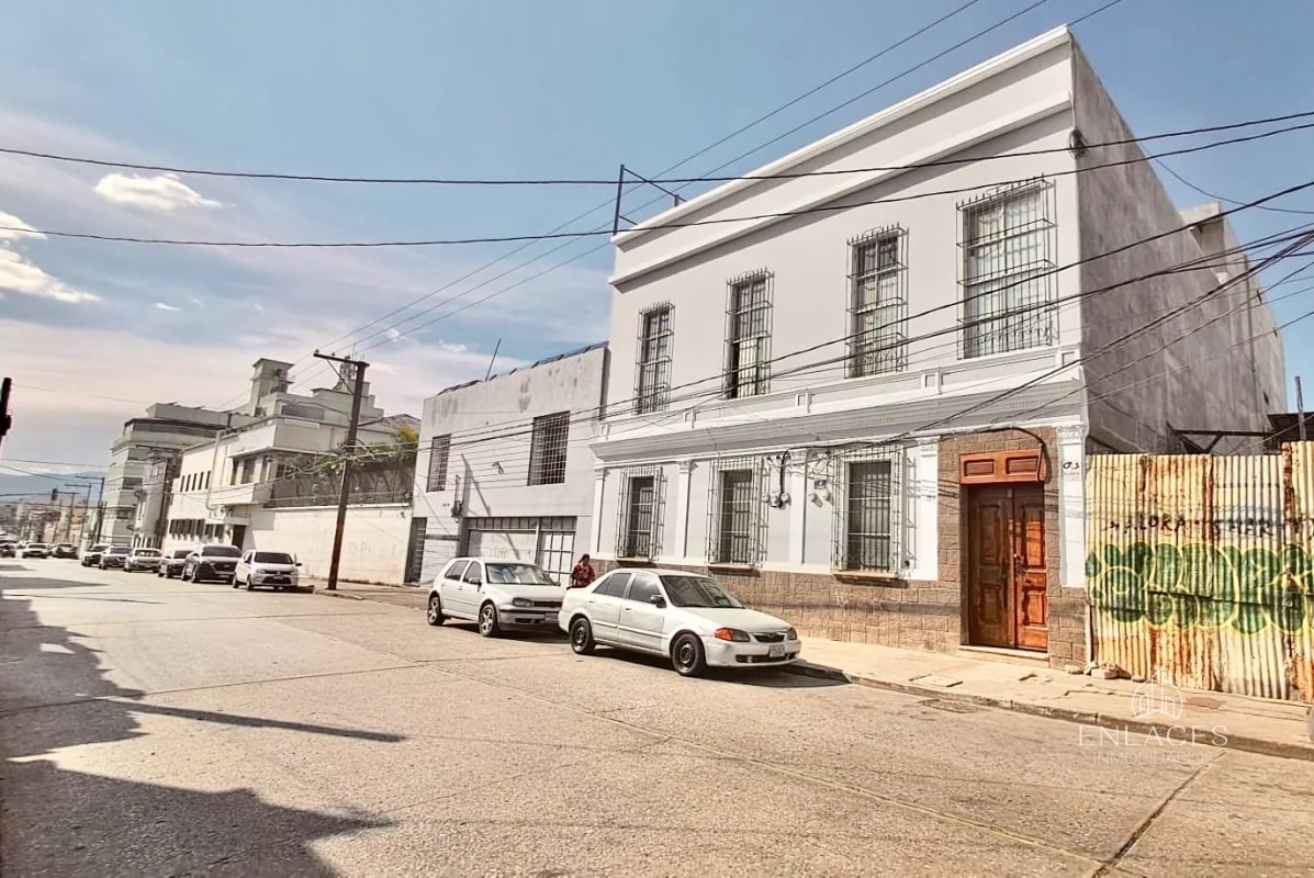 Zona 1 • Bodega en Renta • 15 calle y 3a. avenida - 1