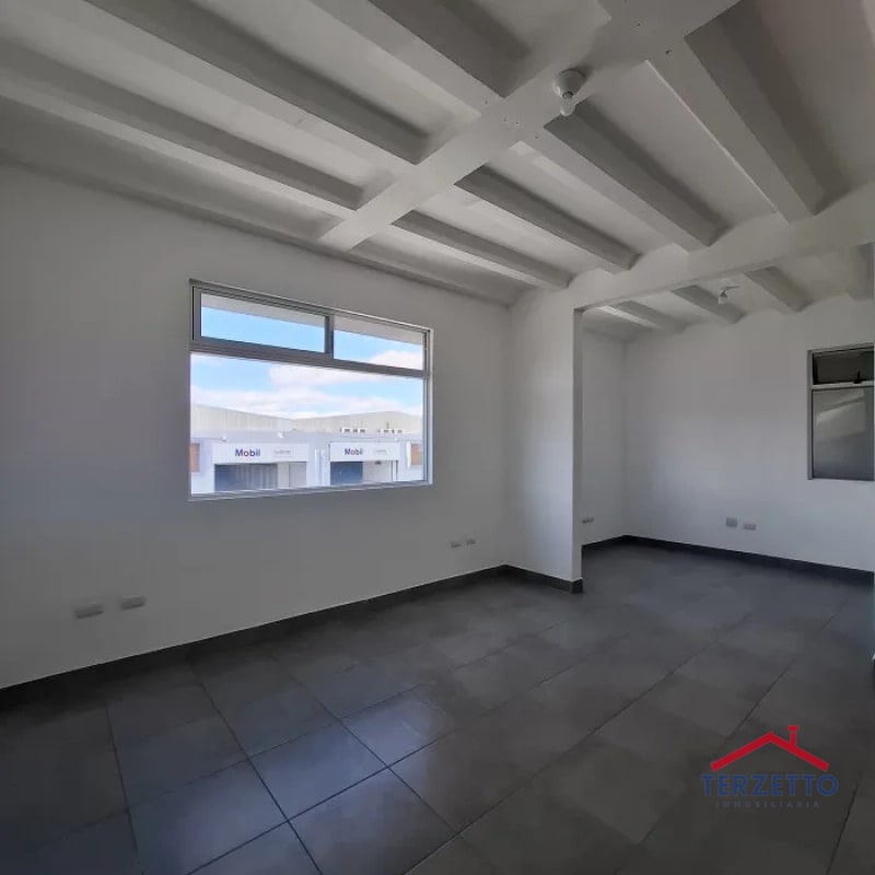 Ofibodega en renta en las Tunas zona 4 Mixco - 9