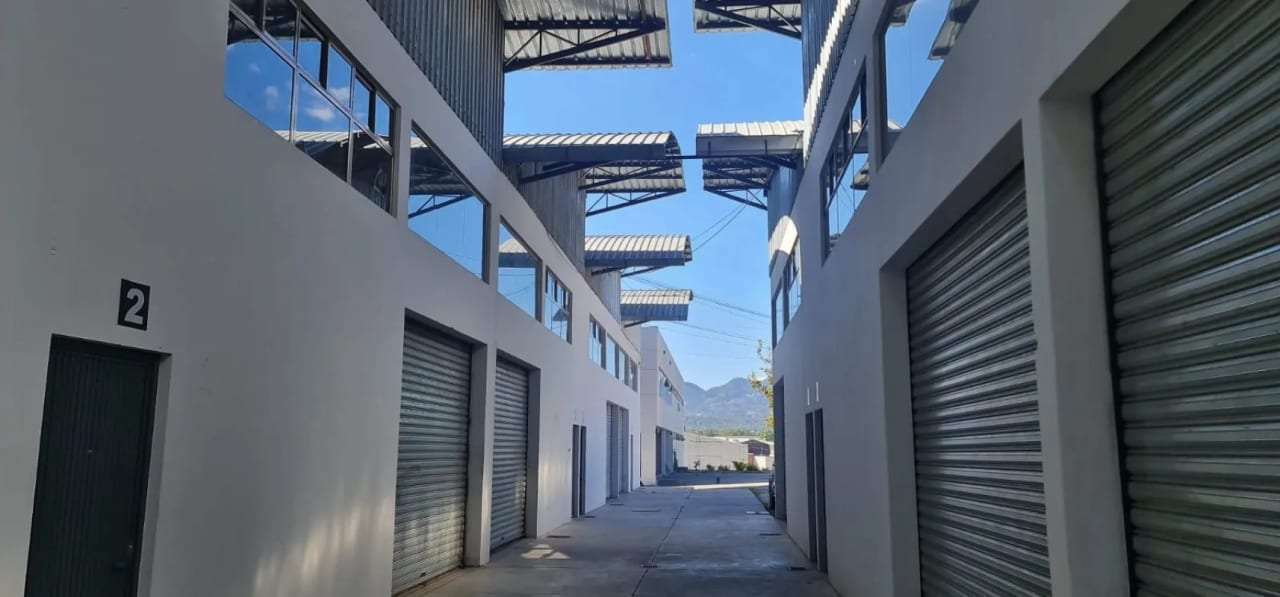 *Ofibodega en RENTA en El Naranjo* — Bodega / Ofibodega en Alquiler en Zona 4 Mixco, Guatemala, Ciudad — foto 1 de 6