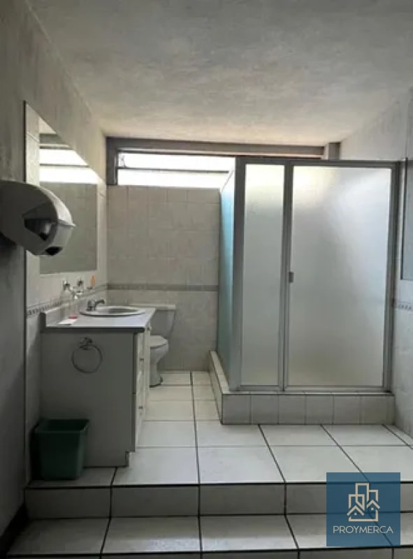 Ofi-bodega en alquiler, San Cristóbal, zona 8 de Mixco, sobre el Boulevard Principal - 4