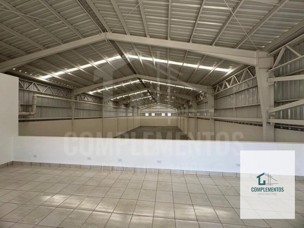 Bodega en renta - 4
