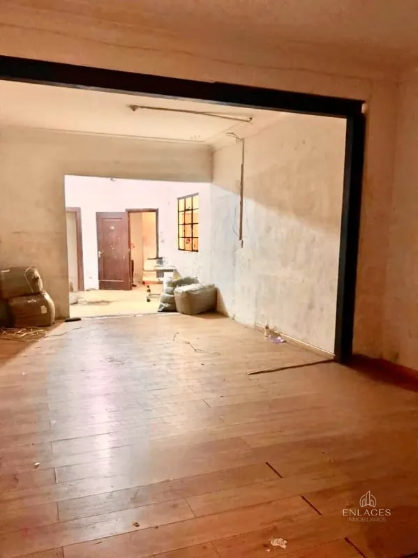 Zona 1 • Bodega en Renta • Avenida Elena • 900 M² (300 M² por nivel) - 5